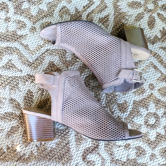 Unisa | Taupe Suede Mesh Sandals Size 8 - Picture 1 of 11